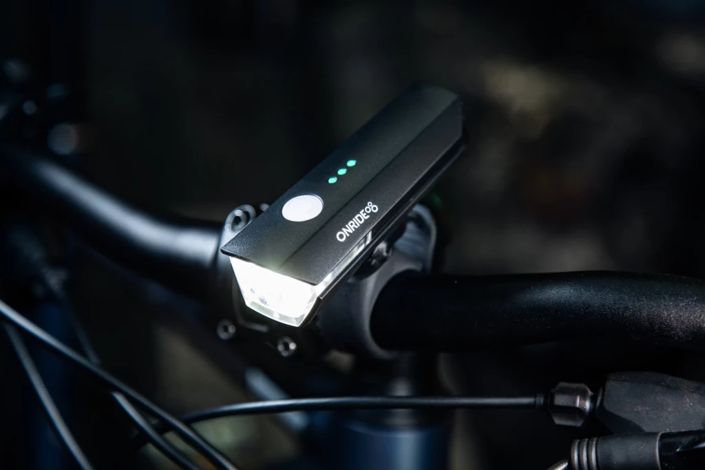 Велосипедна фара ONRIDE Rock 300 (300 lm, 1800 mAh, Type-C), пластикова, 6936116101801